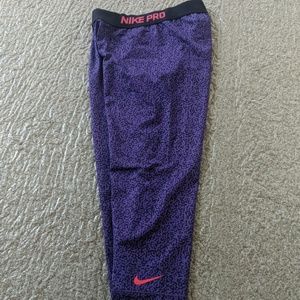 Nike pro capris